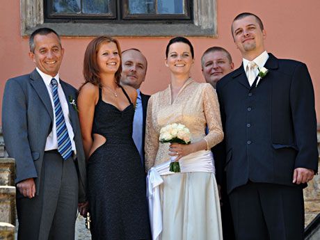 Newlyweds' sister & brothers
